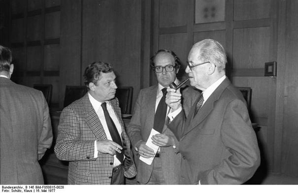 Datei:Bundesarchiv B 145 Bild-F050815-0028, Berlin, Tagung SPD-Vorstand, Wehner, Neubauer.jpg