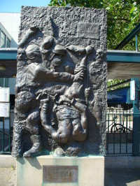 Gedenkrelief "Tod des Demonstranten", 2.7.2008, Foto: KHMM